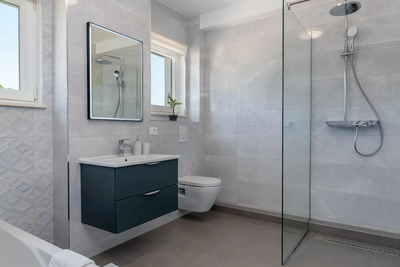 Adria Beach House - Lavendar Slatine